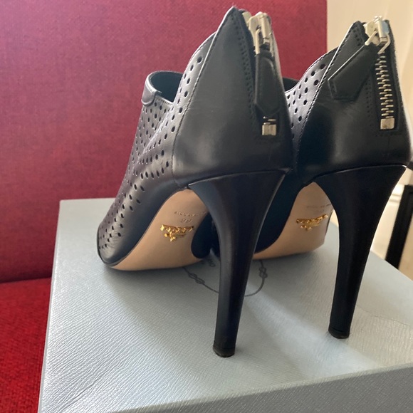 Prada black leather booties 39 - Picture 6 of 7